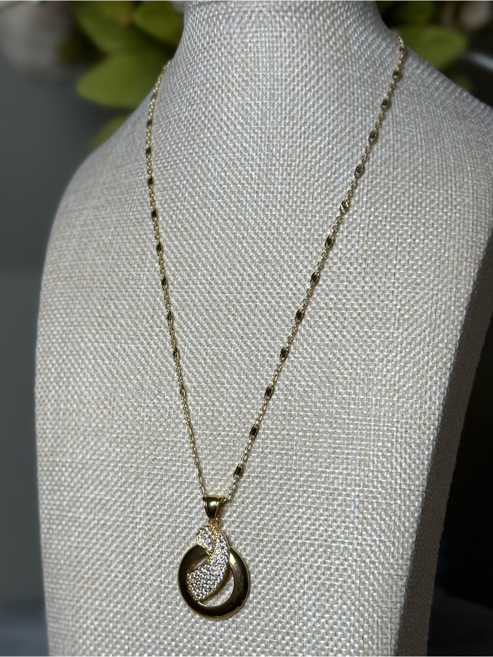 Goldoro 18k Yellow Gold Layered (GF) 18” Pendant Necklace. Brand New! #396